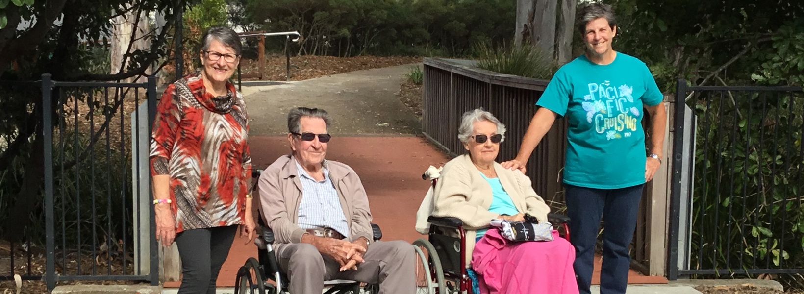 Pam Elder (left) with parents Don & Joan Campbell and sister Jill.JPG Pam Elder (left) with parents Don & Joan Campbell and sister Jill.JPG