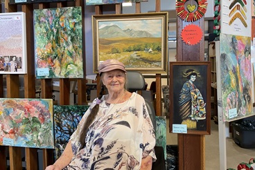 Carmille and her paintings__.jpg