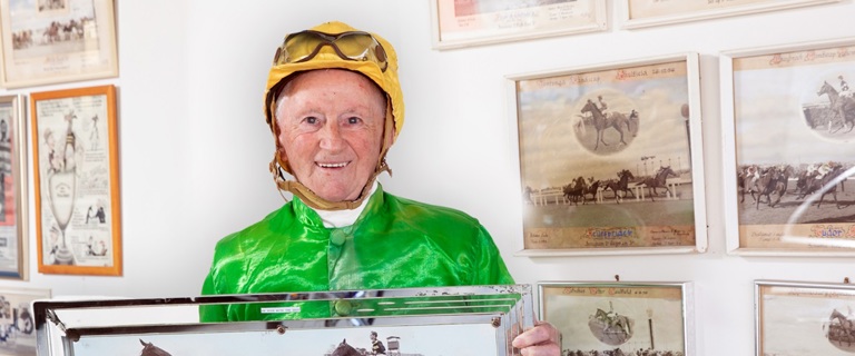 Trevor in his winning silks.jpg Trevor in his winning silks.jpg
